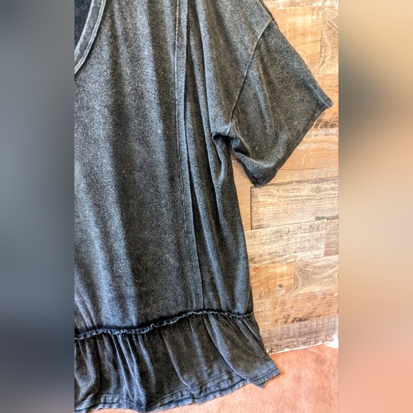 New Never Worn Sew In Love Stonewashed Black Tunic - Picture 4 of 15